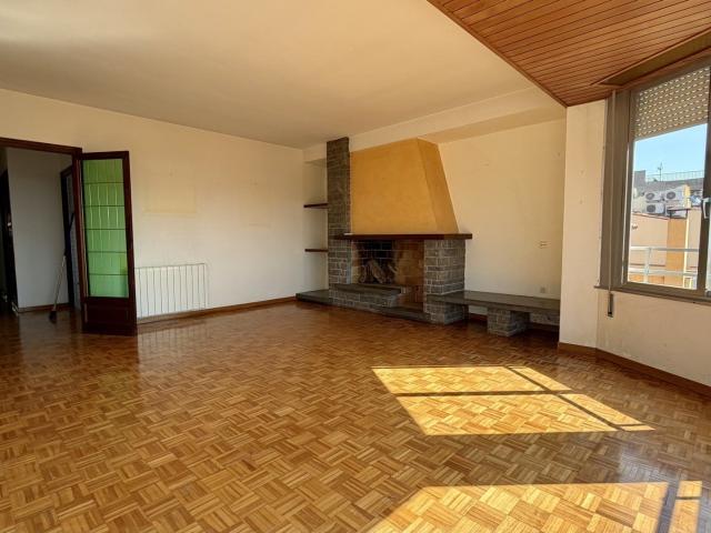 Ceigrup Torrent Api: Descubre este amplio piso situado en el. 120m² Torroella de Montgrí