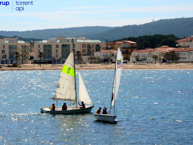 CEIGRUP TORRENT API Exclusivo apartamento con vistas al mar. 86m² L'Escala
