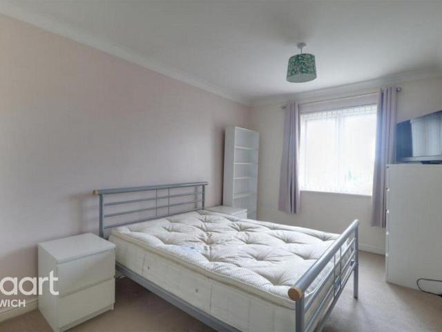 Celestion Drive, Ipswich 2 bed apartment to rent £1,000 pcm £231 pw