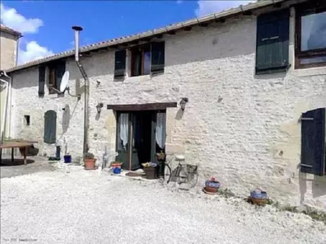 Cellefrouin 16260 Achat / Vente maison 13 pièces t13 parking