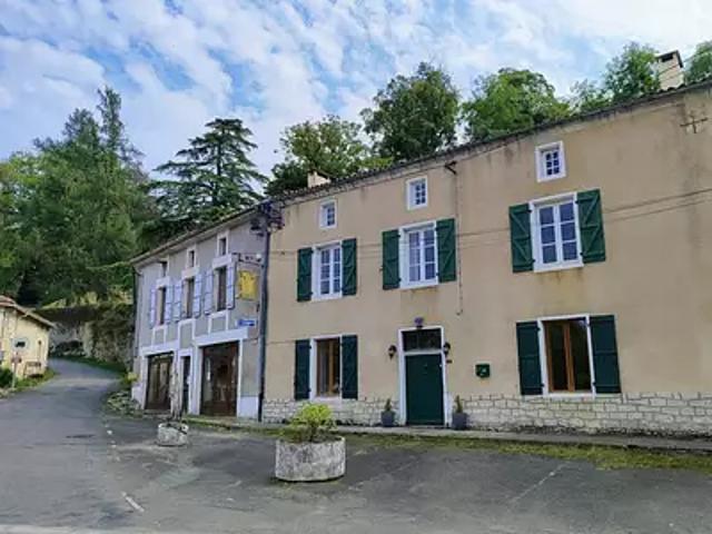 Cellefrouin 16260 Achat / Vente maison 4 pièces t4 jardin terrasse