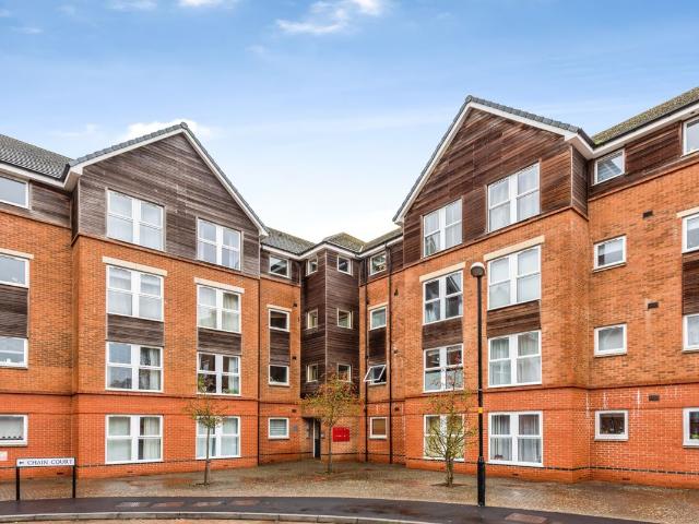 Celsus Grove, Swindon SN1, 2 bed flat to rent, £975 pcm | PrimeLocation