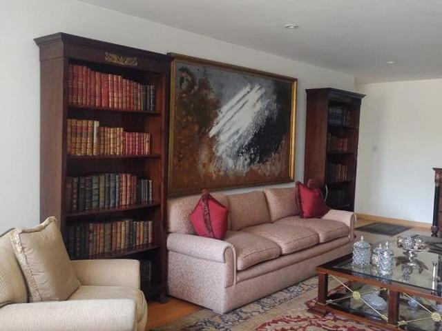 ¡Cerca al club internacional! Vendo amplio departamento av. Bolognesi, cayma