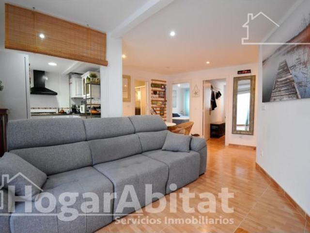 ¡CERCA DEL MAR CON VISTAS A LA MONTAÑA! ÁTICO ESQUINERO CON TERRAZA, BALCÓN Y TRASTERO