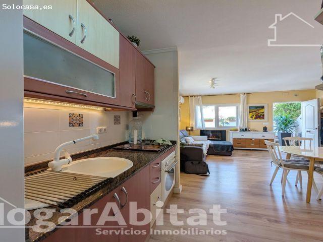 ¡Cerca del mar! Precioso Adosado reformado en residencial, con solarium, piscina comunitaria y garaj