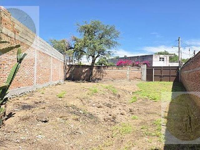 Cercano al centro se vende terreno