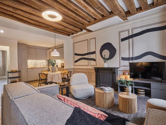 Ceres 2 bedrooms in Monnaie, Paris Amsterdam Apartments for Rent