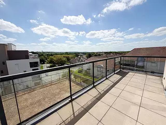 Cergy 95800 Achat / Vente appartement 4 pièces t4 au dernier étage terrasse