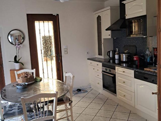 Cergy village maison en pierres apparentes 145 m2.+ 1 dépendance 90 m2