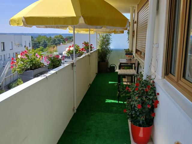 CERGY LA PLAINE des LINANDES APPARTEMENT de 84 m2 4 PIECES avec BALCON, BOX, PARKING