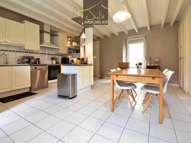Cerizay Maison de ville de 115 m2 avec jardin et garage