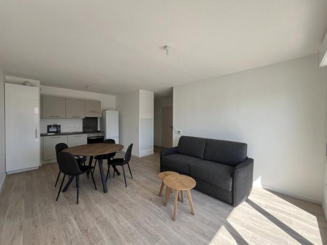 CERONS T2 MEUBLE PARKING BALCON