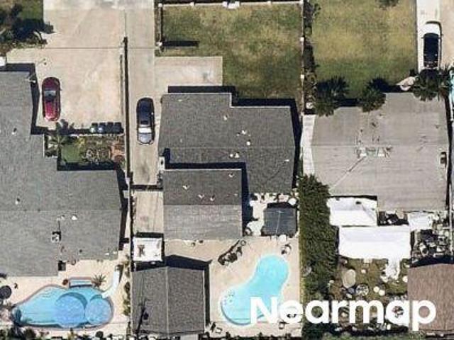 Cerritos Ave