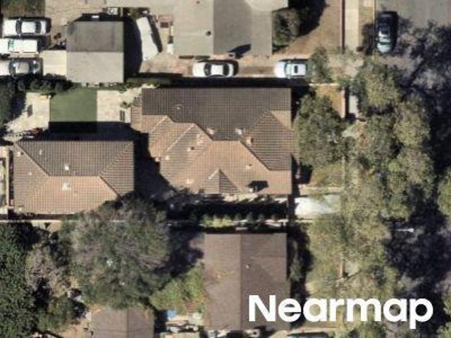 Cerritos Ave