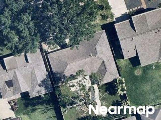 Cerritos Dr