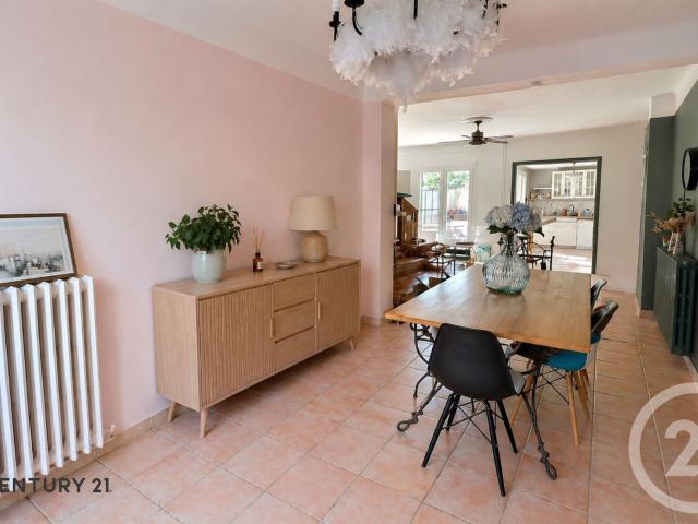 C'est une ambiance méditerranéenne qui règne sur cette terra. 137m² Carpentras