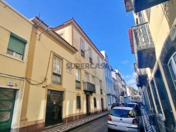 AMPLO EDIFÍCIO MORADIA com QUINTAL no centro histórico Ponta Delgada, Ilha São Miguel, Açores