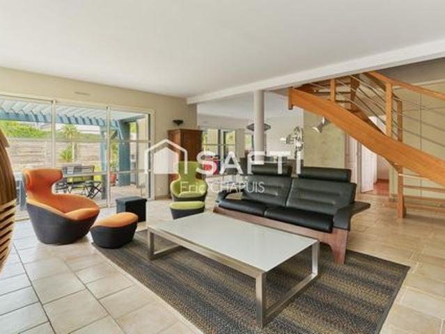 CESSON SEVIGNE: Maison familiale 6 ch. 179 m²