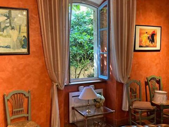 Cette magnifique maison Girondine de 1778 sera vou
