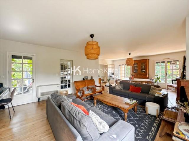 CETTE MAISON S'ADAPTERA À TOUS VOS PROJETS!