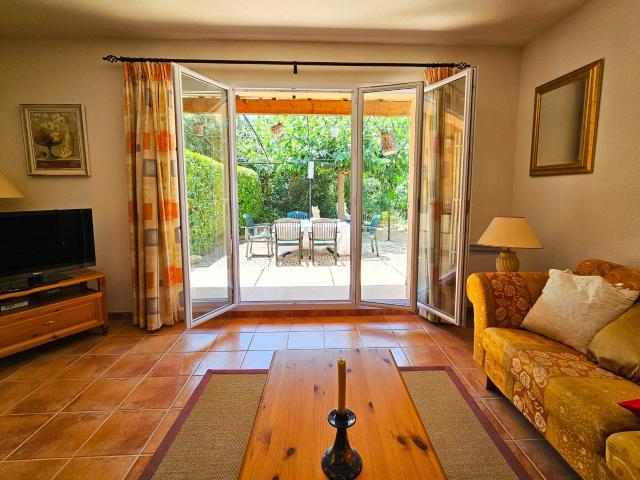 Cette maison Villa 31a dans le parc Le Jardin du Golf est. 100m² Nans les Pins
