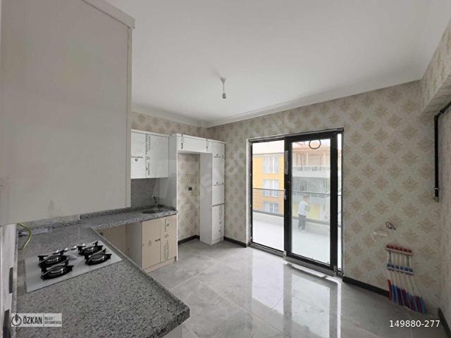 CEVAHİR KONUTLARINA KOMŞU ARA KAT ÖN CEPHE SIFIR 2+1 LÜKS DAİRE
