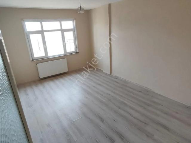 Cevatpaşa Mahallesinde Namık Kemal Caddesinde 2+1/95m2/4. Kat / Masrafsız Kiralık Daire