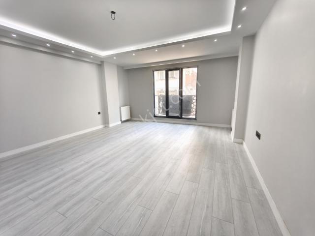 Cevatpaşa Mükemmel Konum Osmangazi Cad.3+1 130 M²arakat