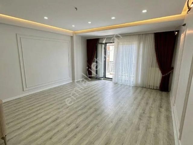 Cevatpaşada 3+1 130m2 Ferah Köşebaşı Daire