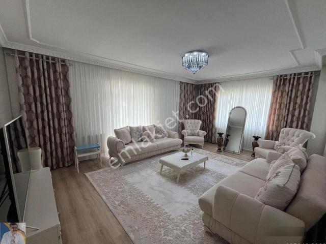 Cevdet Paşa Mahallesinde Site İçi Geniş Satılık 3+1 Daire