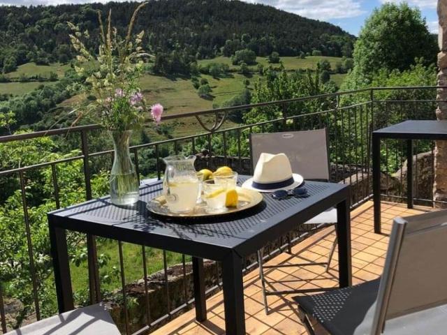 Cévennes – Grande maison en pierre avec vue panoramique