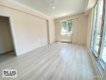 CEVİZLİ'DE HASTANEADLİYE DİBİNDE SIFIR KULLANIŞLI SATILIK 2+1
