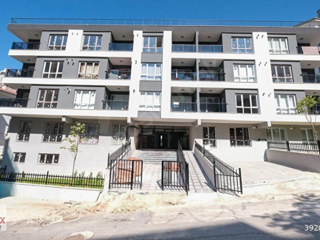 CEVİZLİDERE'YE KOMŞU, HUZUR MAHALLESİ YENİ BİNADA 1+1 SATILIK