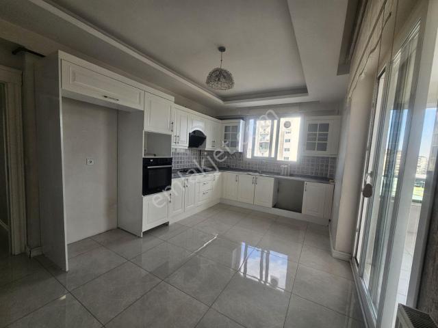 Ceylan Avm Civarı Urfa Yoluna Yakın 3+1 Acil Satılık Daire