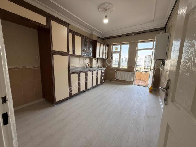 Ceylan Avm Civarı Yeni Hal Karşısı Kiralık 3+1 Daire