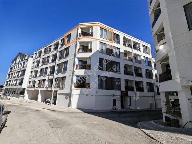 Ceylan Erarslan 1+1 Yeni Bina Otoparklı Düzenli Gelir Tercihli
