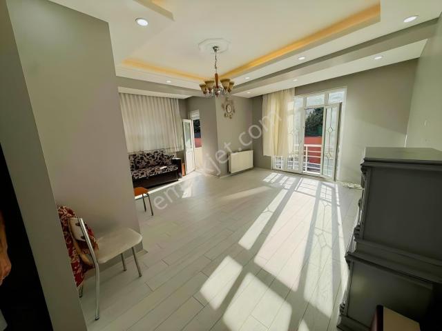 Ceylanlar'dan Halkalı Meydan'da Kullanışlı Kiralık 3+1 Daire