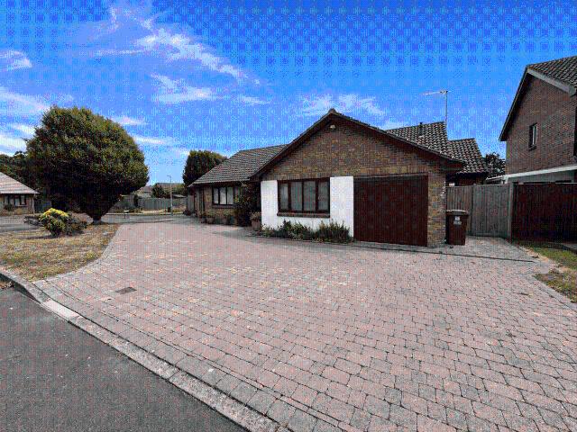 Ceylon Walk, Bexhill On Sea TN39, 3 bed bungalow to rent, £1,800 pcm | PrimeLocation