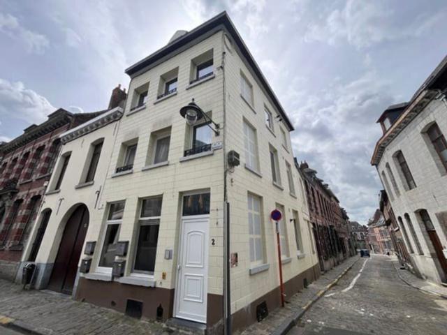 Chouette petit duplex en plein centre de Mons