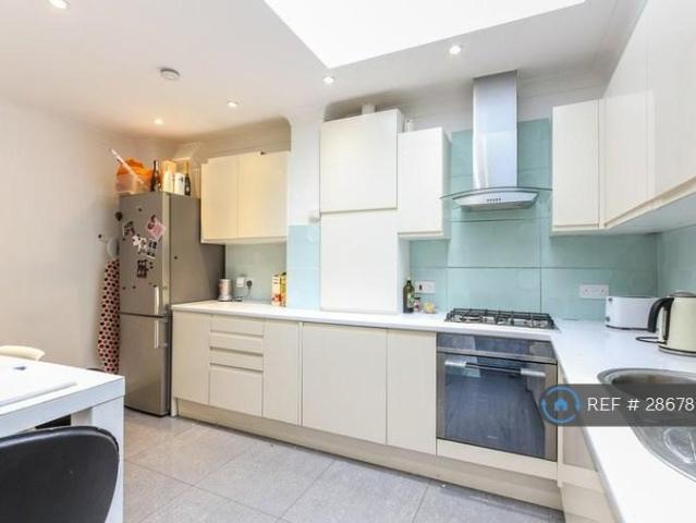 Choumert Road, London, SE15 2 bed flat to rent £2,050 pcm £473 pw
