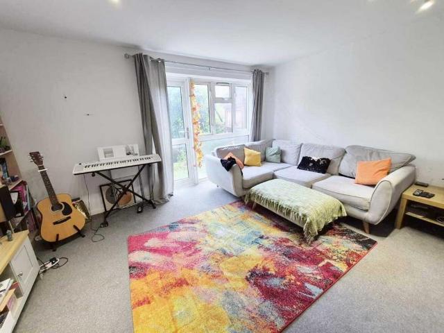 Chobham Road, London, E15 3 bed maisonette to rent £2,495 pcm £576 pw