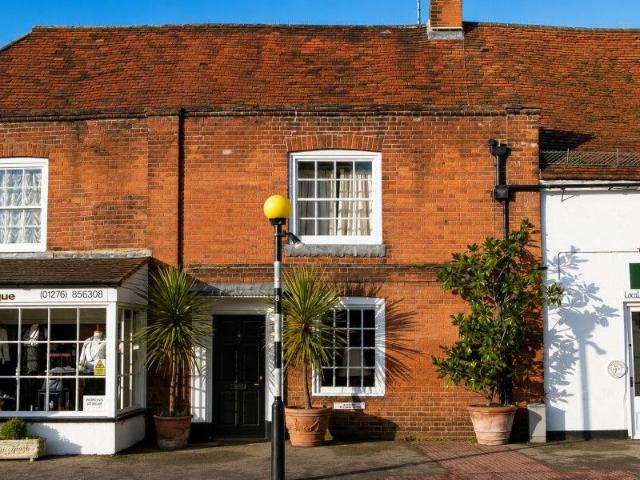 Chobham, Surrey GU24, 2 bed cottage to rent, £1,850 pcm | PrimeLocation
