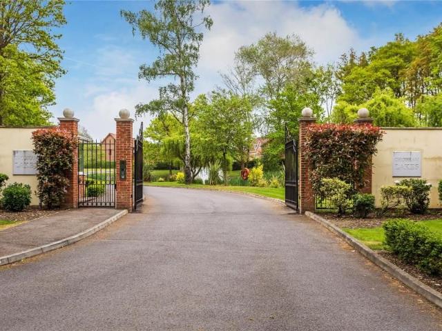 Chobham, Surrey GU24, 4 bed town house to rent, £2,750 pcm | PrimeLocation