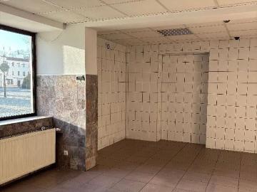 Lokal użytkowy 73 m² w centrum Chocianowa, gotowy do działalności