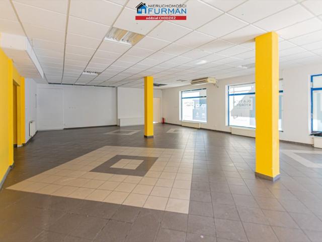 Lokal użytkowy 314 m2 w centrum Chodzieży, duża przestrzeń
