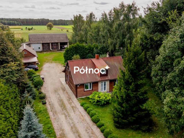 Przestronne siedlisko z domem i lasem w Chojewo