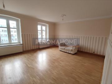 Przestronne 3 pokojowe mieszkanie w centrum Chojnowa