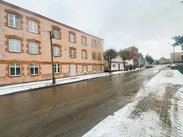 Kawalerka w centrum Chojnic z piwnicą i pomieszczeniem na podwórzu