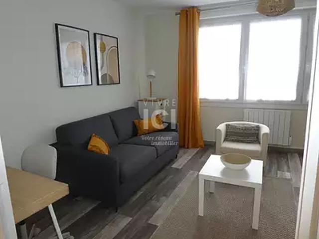Cholet 49300 Location appartement 1 pièce t1 au dernier étage