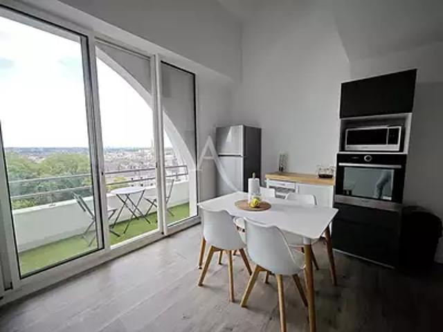 Cholet 49300 Location appartement 2 pièces t2 au dernier étage parking